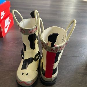 Super cute cow rain boots
